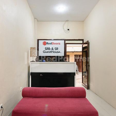 Sr Residence Near Mall Ciputra Cibubur Mitra Reddoorz Bekasi Exterior foto